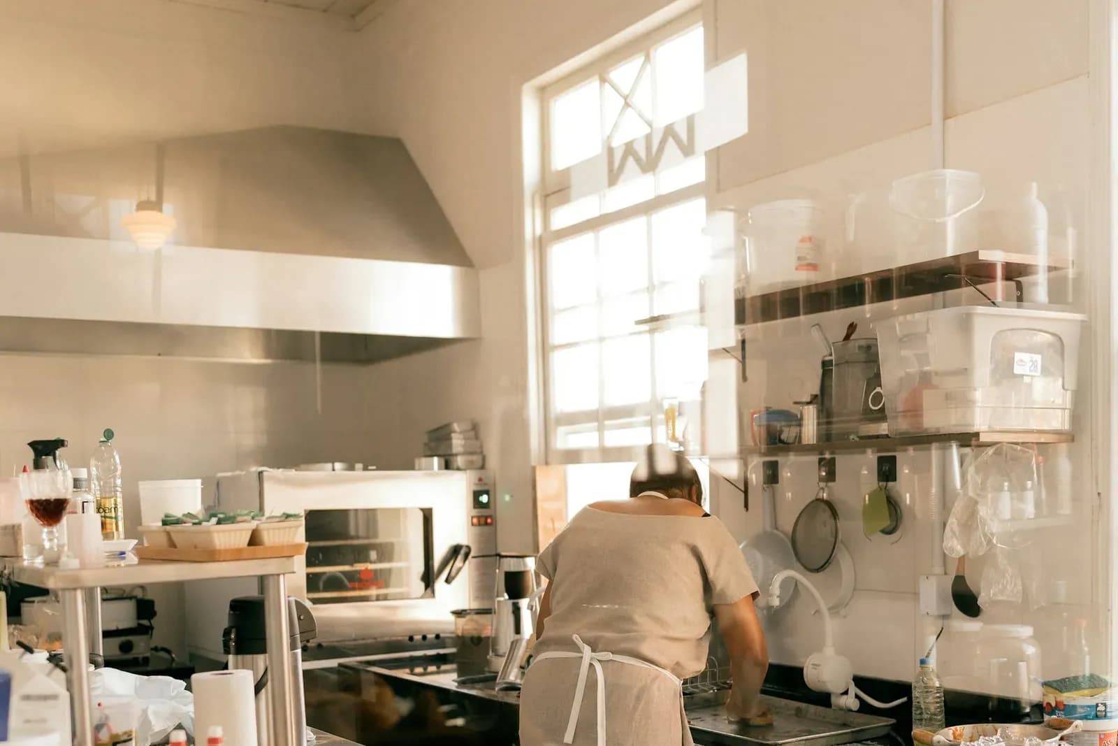 You can be assured that we pay close attention to kitchen worktops, removing grease and dirt and leaving every surface spotless.